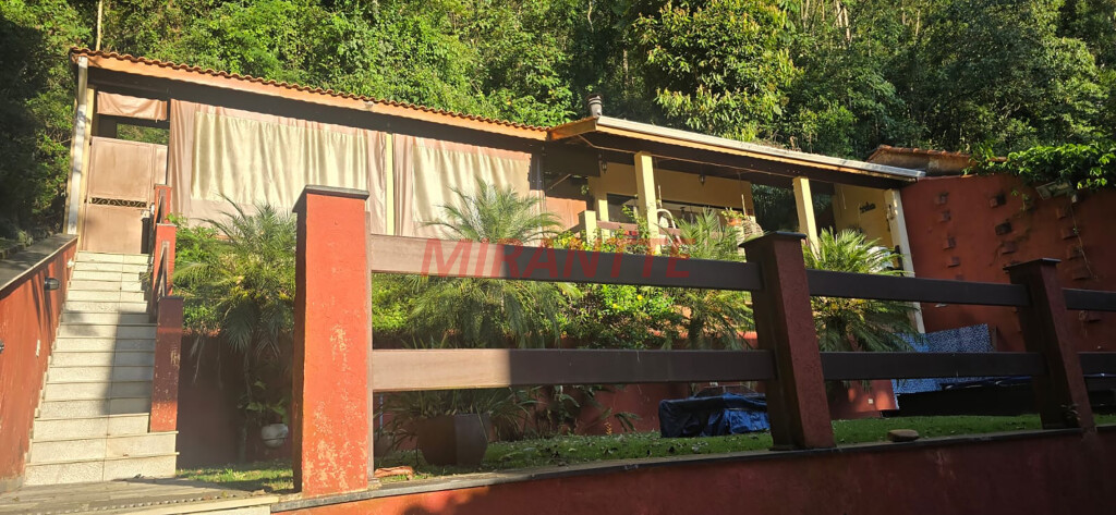 Sobrado com 3 quartos em Roseira