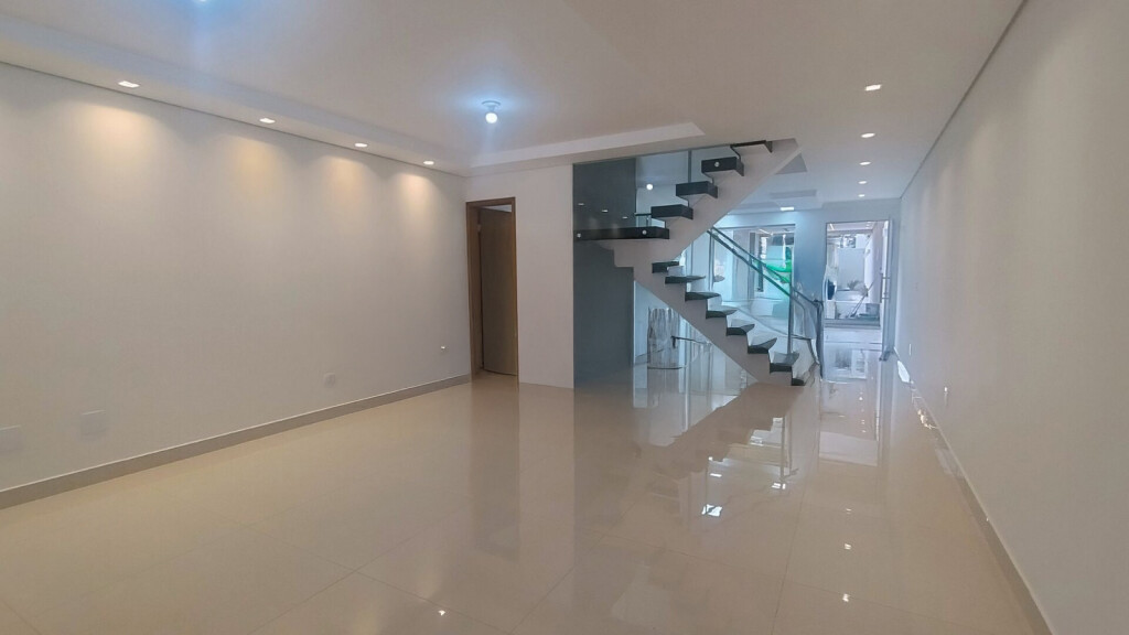 Sobrado de 199m² com 3 quartos em Tremembe