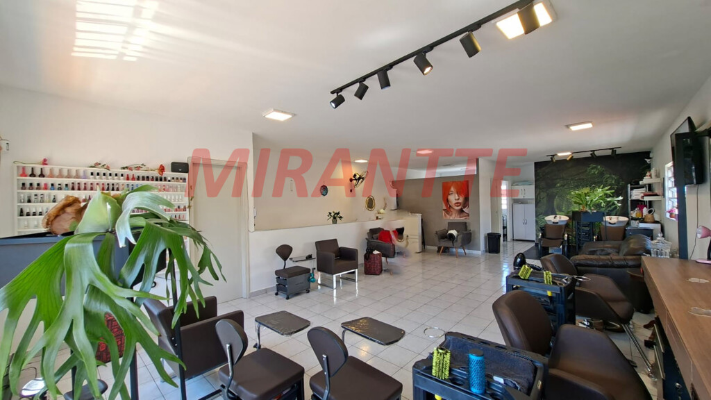 Comercial de 80m² em Vila Mazzei