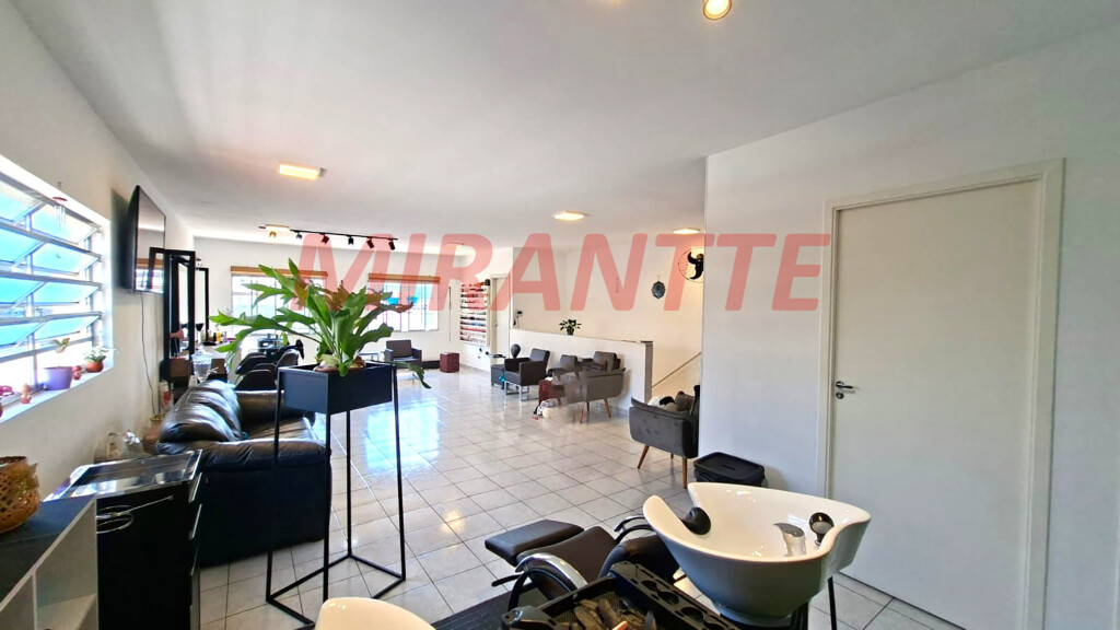 Comercial de 80m² em Vila Mazzei