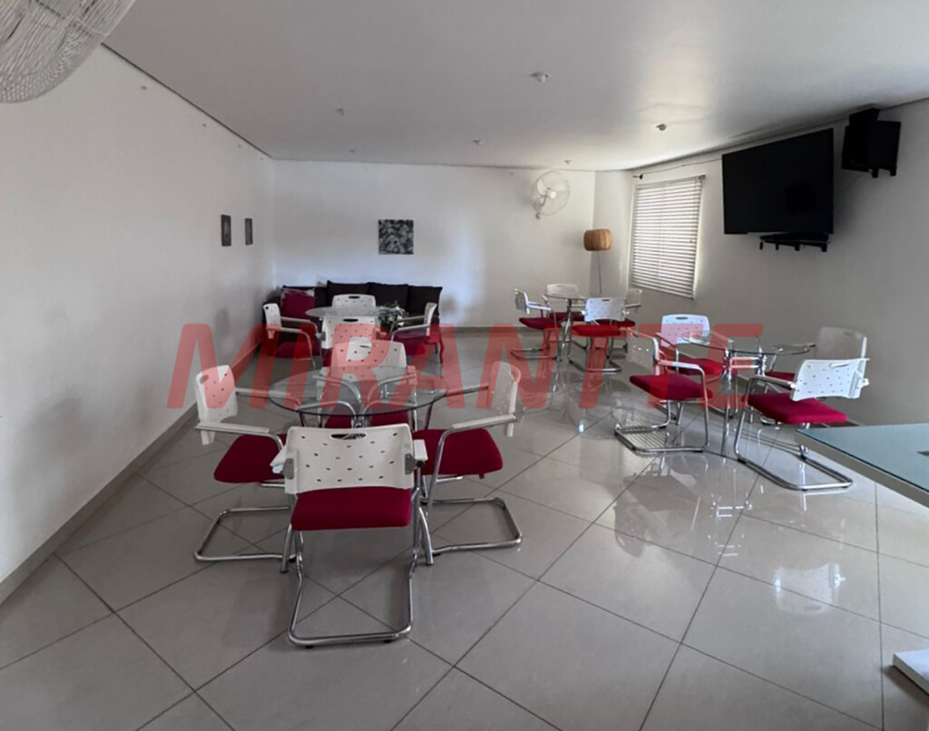 Apartamento de 60m² com 2 quartos em Santa Teresinha