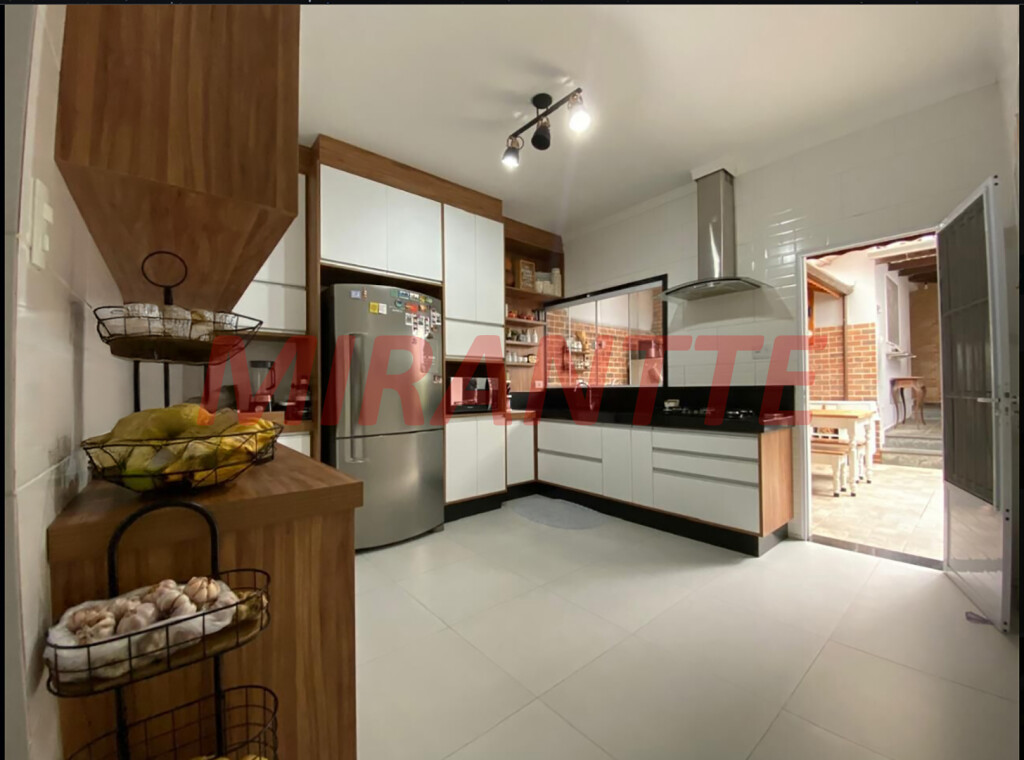 Sobrado de 170m² com 4 quartos em Vila Progresso
