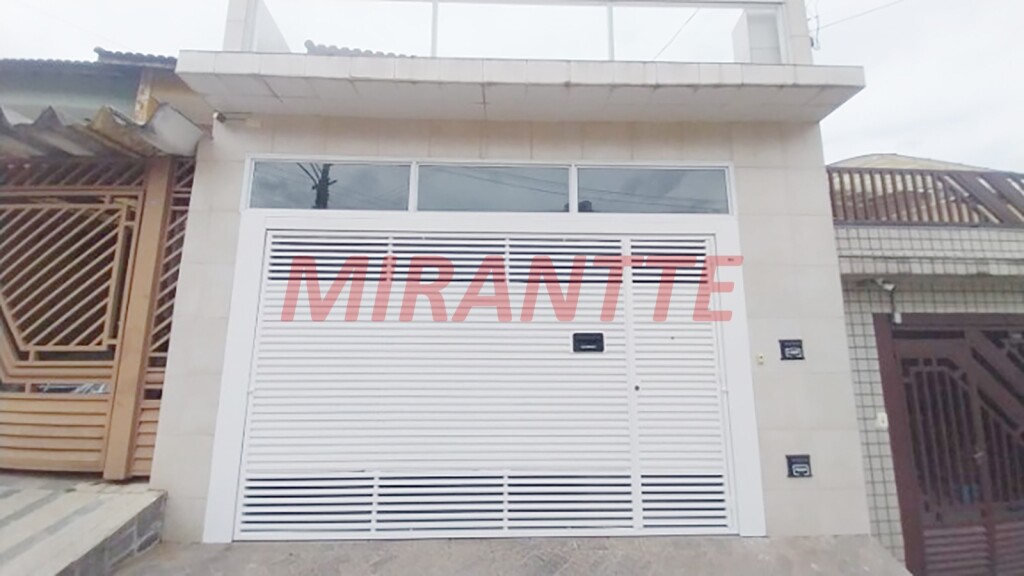 Sobrado de 195m² com 4 quartos em Vila Nivi