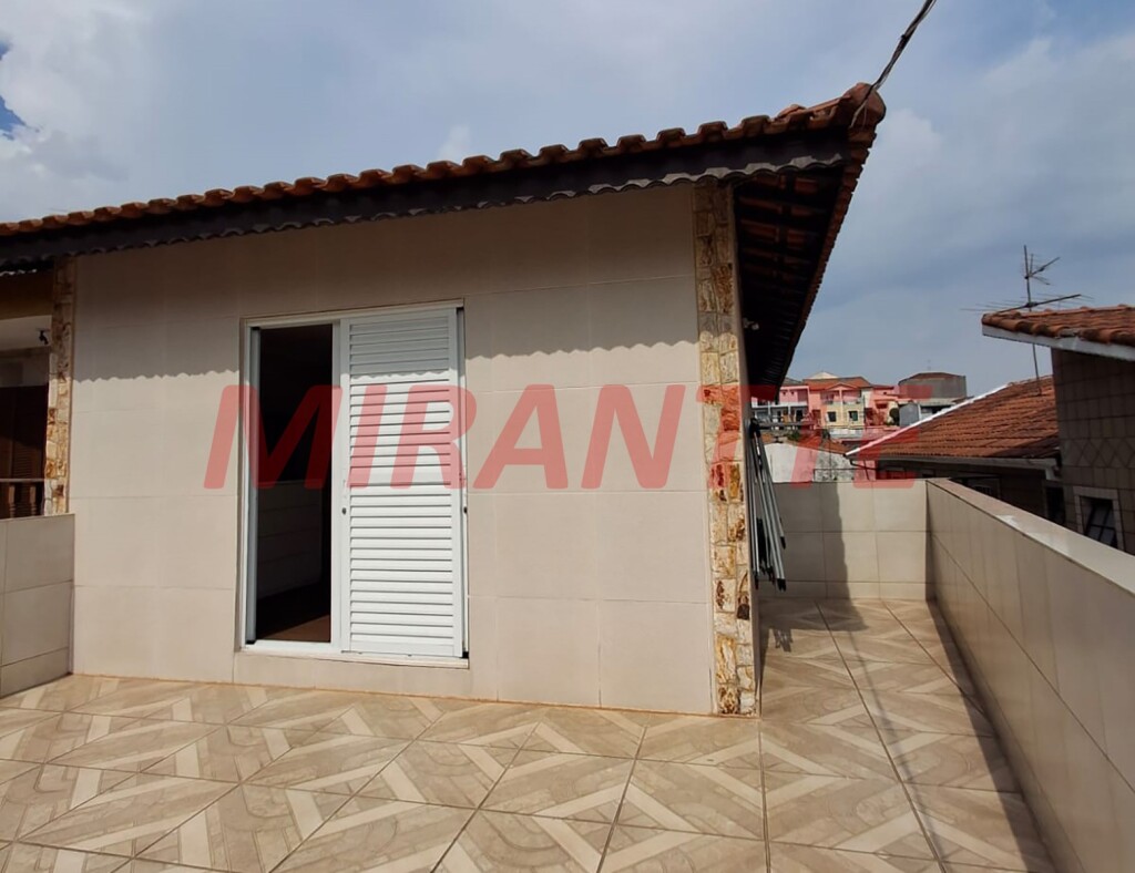 Sobrado de 195m² com 4 quartos em Vila Nivi