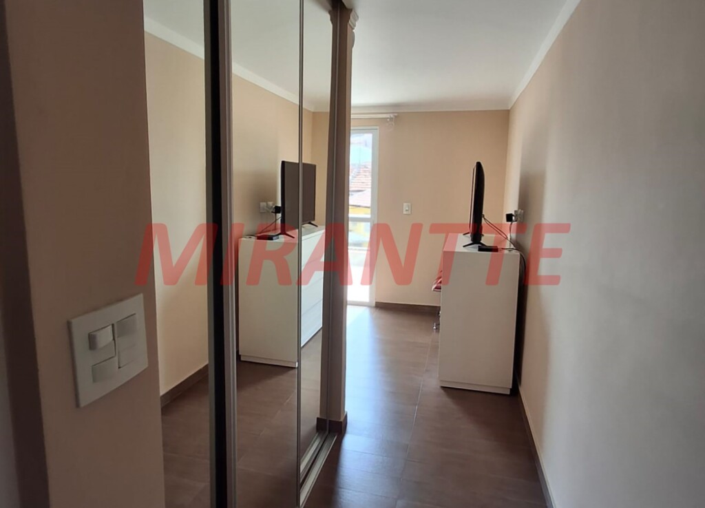 Sobrado de 195m² com 4 quartos em Vila Nivi