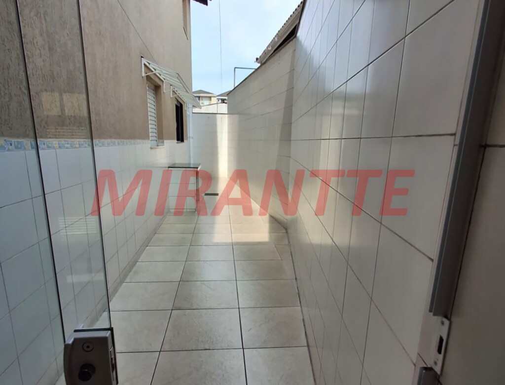 Sobrado de 195m² com 4 quartos em Vila Nivi