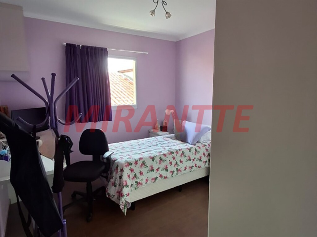 Sobrado de 195m² com 4 quartos em Vila Nivi
