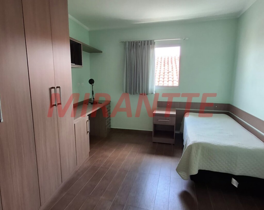 Sobrado de 195m² com 4 quartos em Vila Nivi