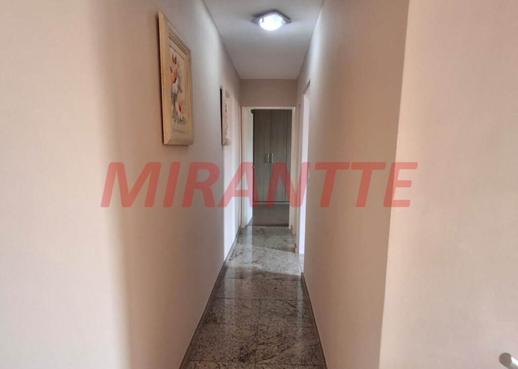 Sobrado de 195m² com 4 quartos em Vila Nivi