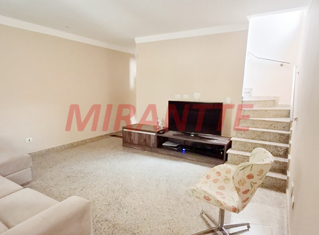 Sobrado de 195m² com 4 quartos em Vila Nivi