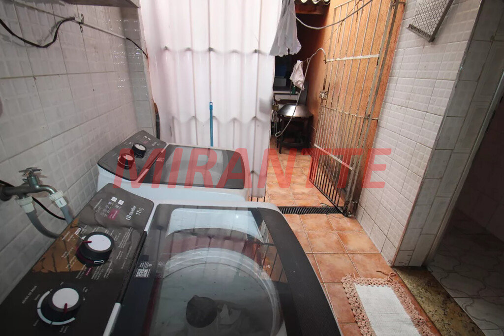 Sobrado de 190m² com 2 quartos em Imirim