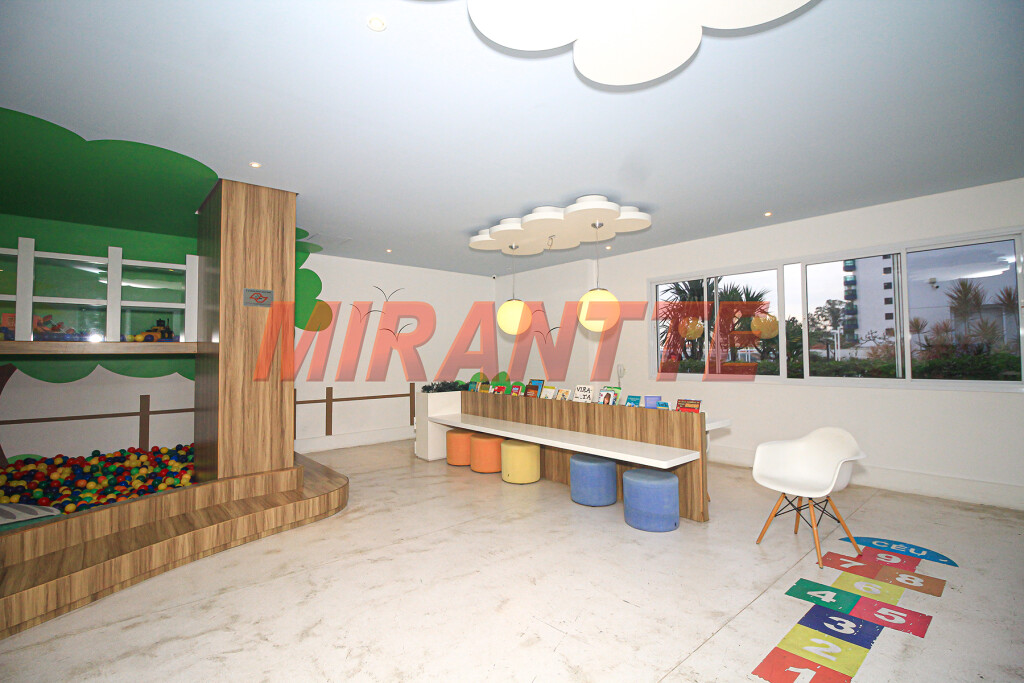Apartamento de 221m² com 4 quartos em Santa Teresinha