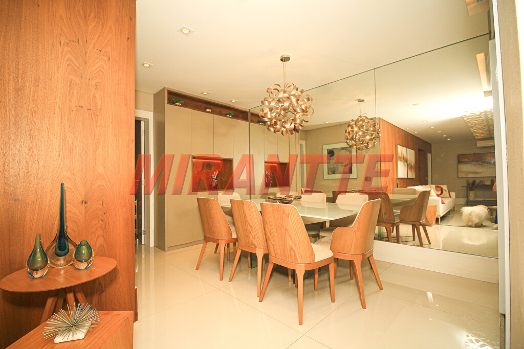 Apartamento de 221m² com 4 quartos em Santa Teresinha
