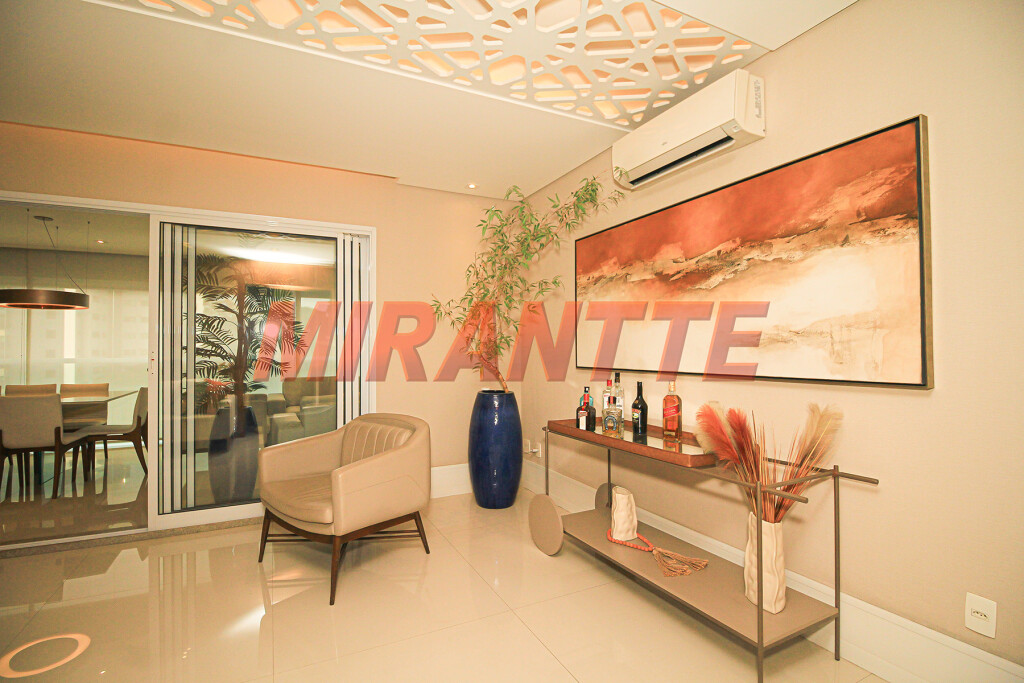 Apartamento de 221m² com 4 quartos em Santa Teresinha