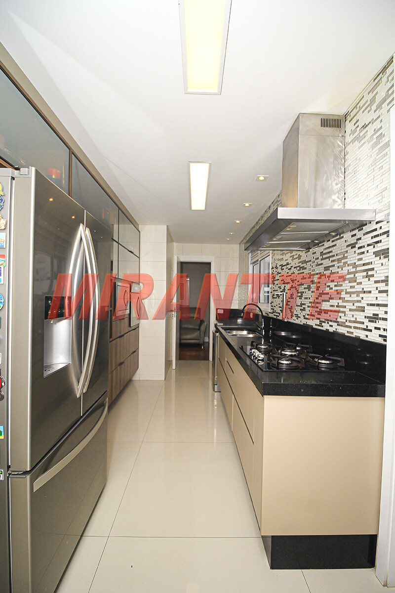 Apartamento de 221m² com 4 quartos em Santa Teresinha