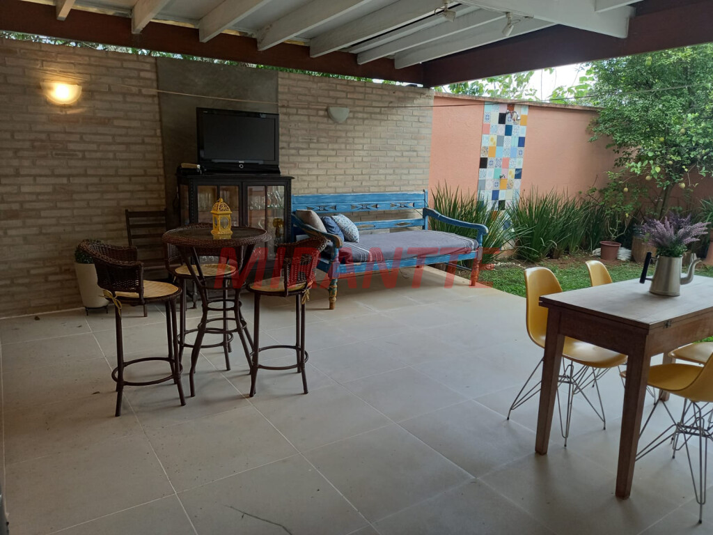 Cond. fechado de 450m² com 4 quartos em Jardim Virginia Bianca
