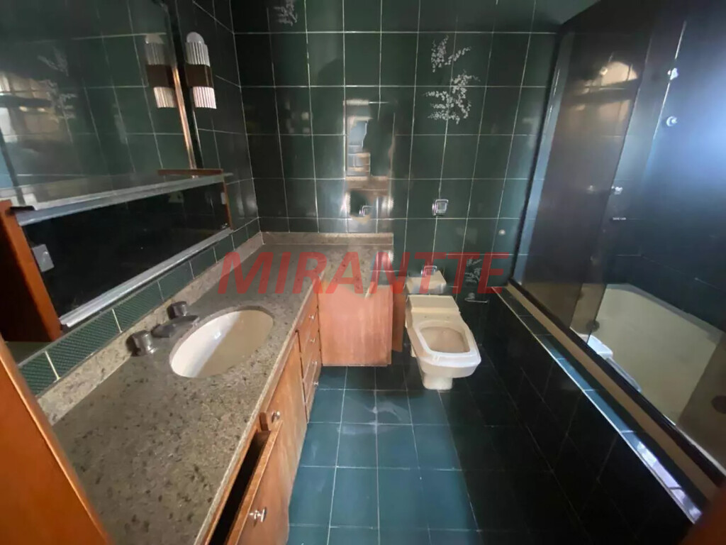 Sobrado de 170m² com 3 quartos em Parque Novo Mundo