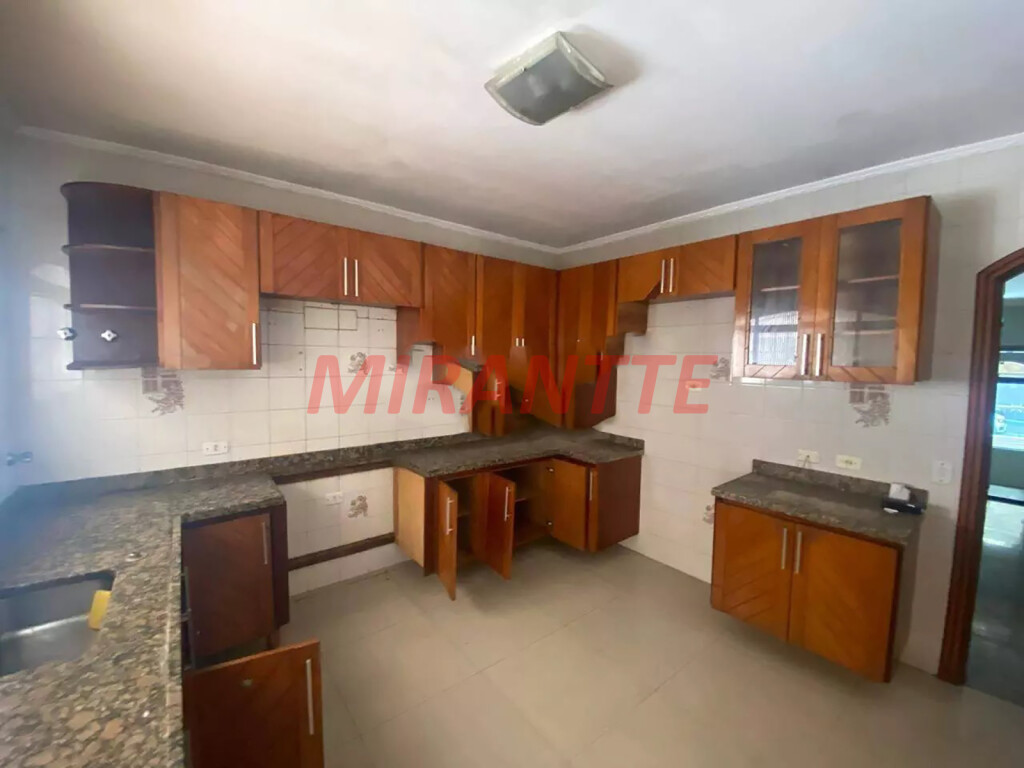 Sobrado de 170m² com 3 quartos em Parque Novo Mundo