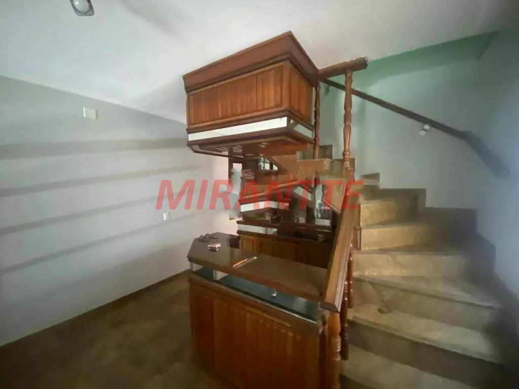 Sobrado de 170m² com 3 quartos em Parque Novo Mundo