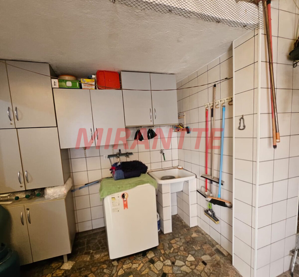 Sobrado de 241m² com 5 quartos em Vila Maria