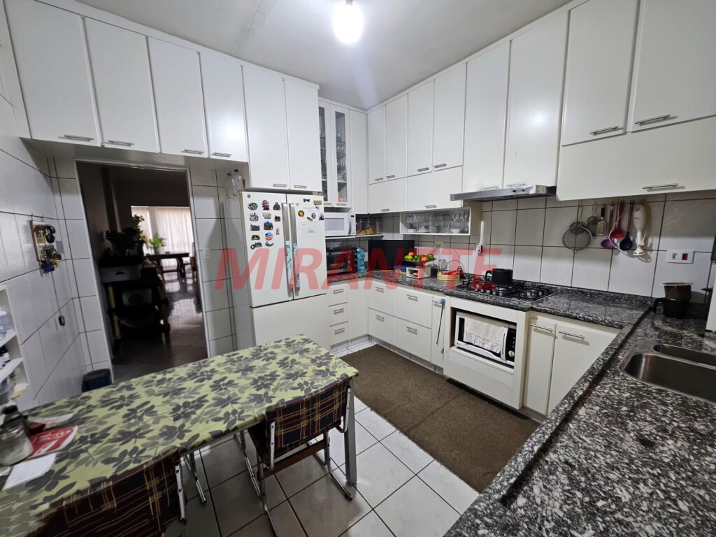 Sobrado de 241m² com 5 quartos em Vila Maria