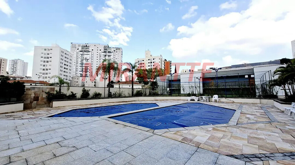 Apartamento de 158m² com 3 quartos em Água Fria