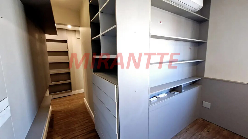 Apartamento de 158m² com 3 quartos em Água Fria
