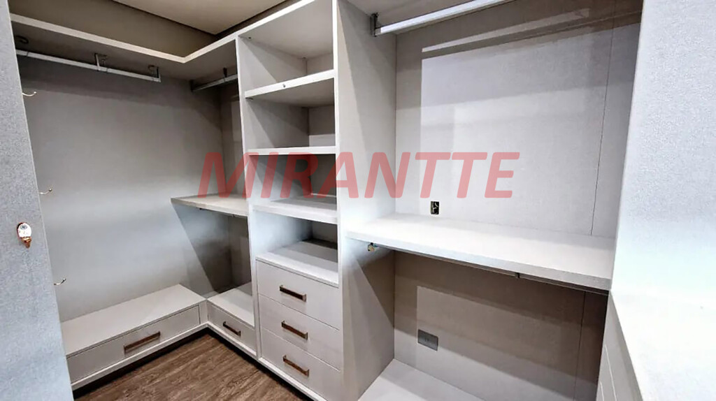 Apartamento de 158m² com 3 quartos em Água Fria