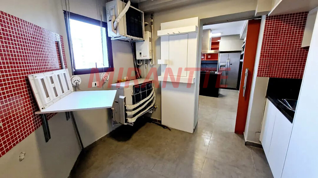 Apartamento de 158m² com 3 quartos em Água Fria