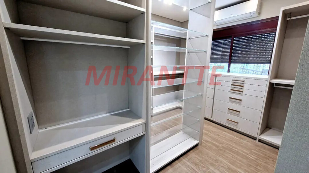 Apartamento de 158m² com 3 quartos em Água Fria