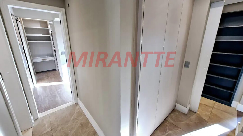 Apartamento de 158m² com 3 quartos em Água Fria