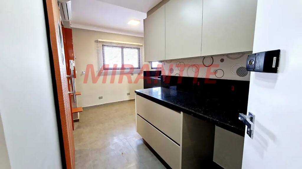 Apartamento de 158m² com 3 quartos em Água Fria