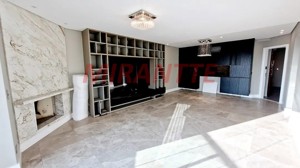 Apartamento de 158m² com 3 quartos em Água Fria