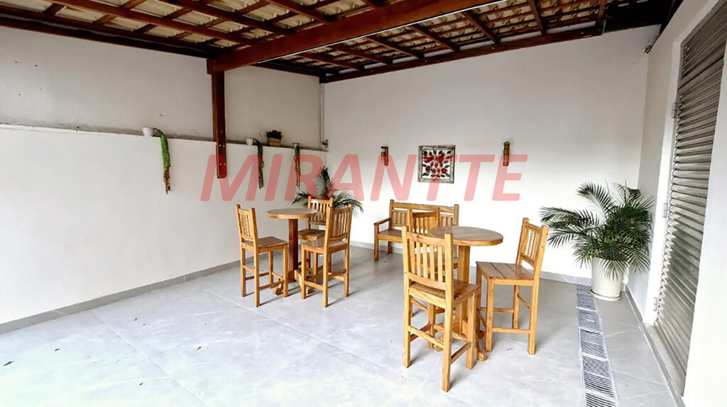 Apartamento de 158m² com 3 quartos em Água Fria