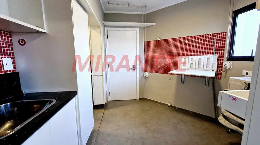 Apartamento de 158m² com 3 quartos em Água Fria