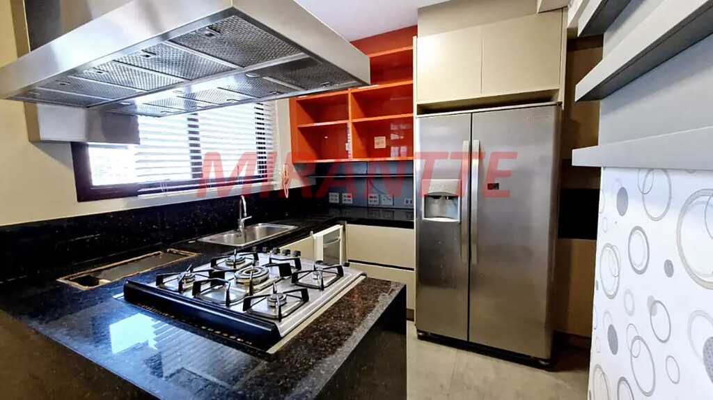 Apartamento de 158m² com 3 quartos em Água Fria