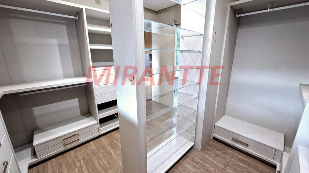 Apartamento de 158m² com 3 quartos em Água Fria