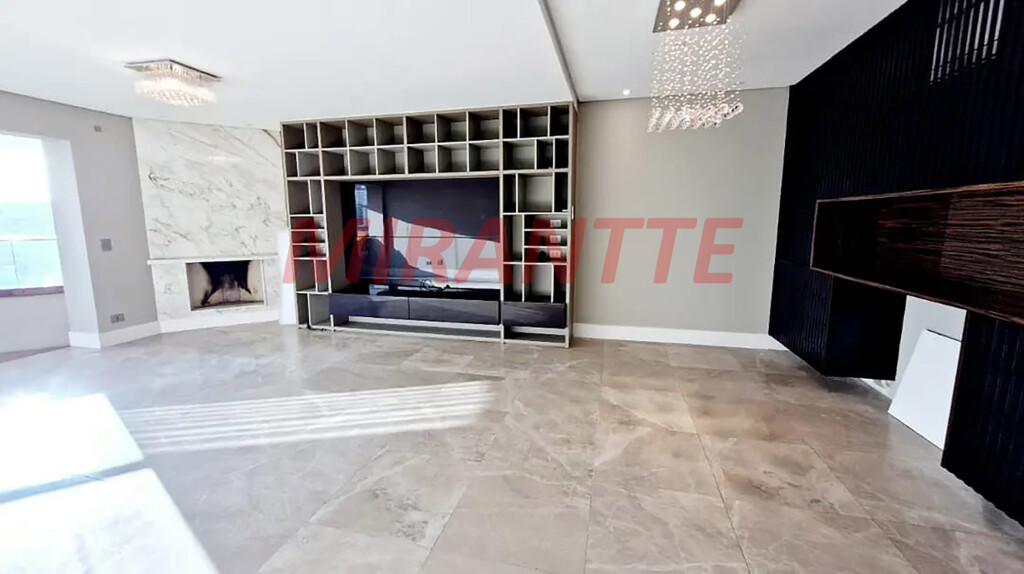 Apartamento de 158m² com 3 quartos em Água Fria