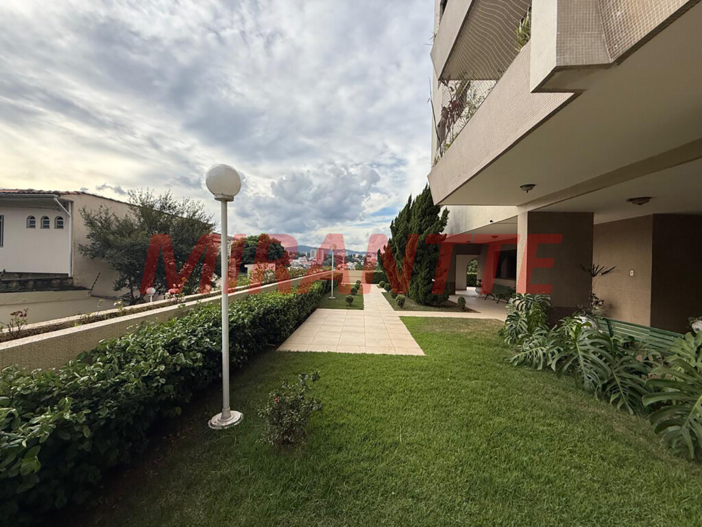 Apartamento de 150m² com 2 quartos em Água Fria