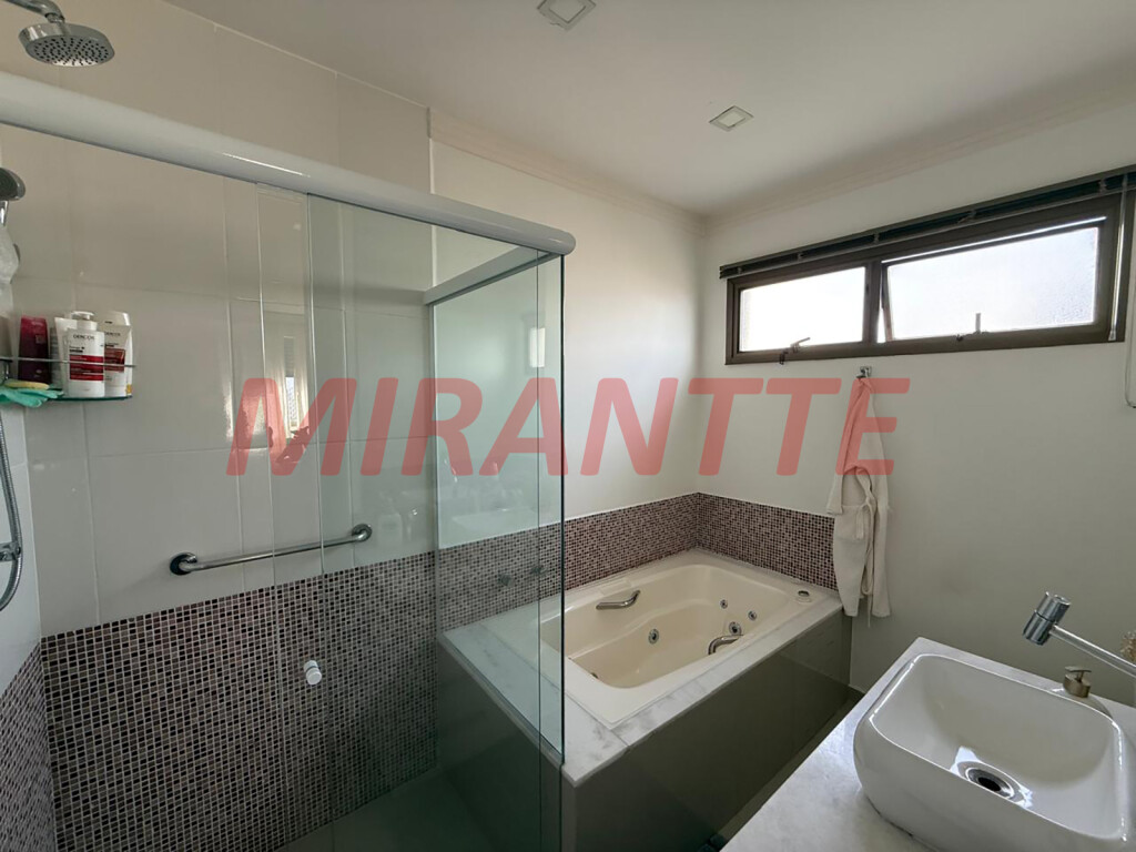 Apartamento de 150m² com 2 quartos em Água Fria
