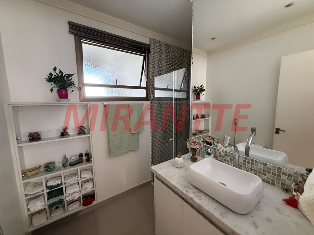 Apartamento de 150m² com 2 quartos em Água Fria