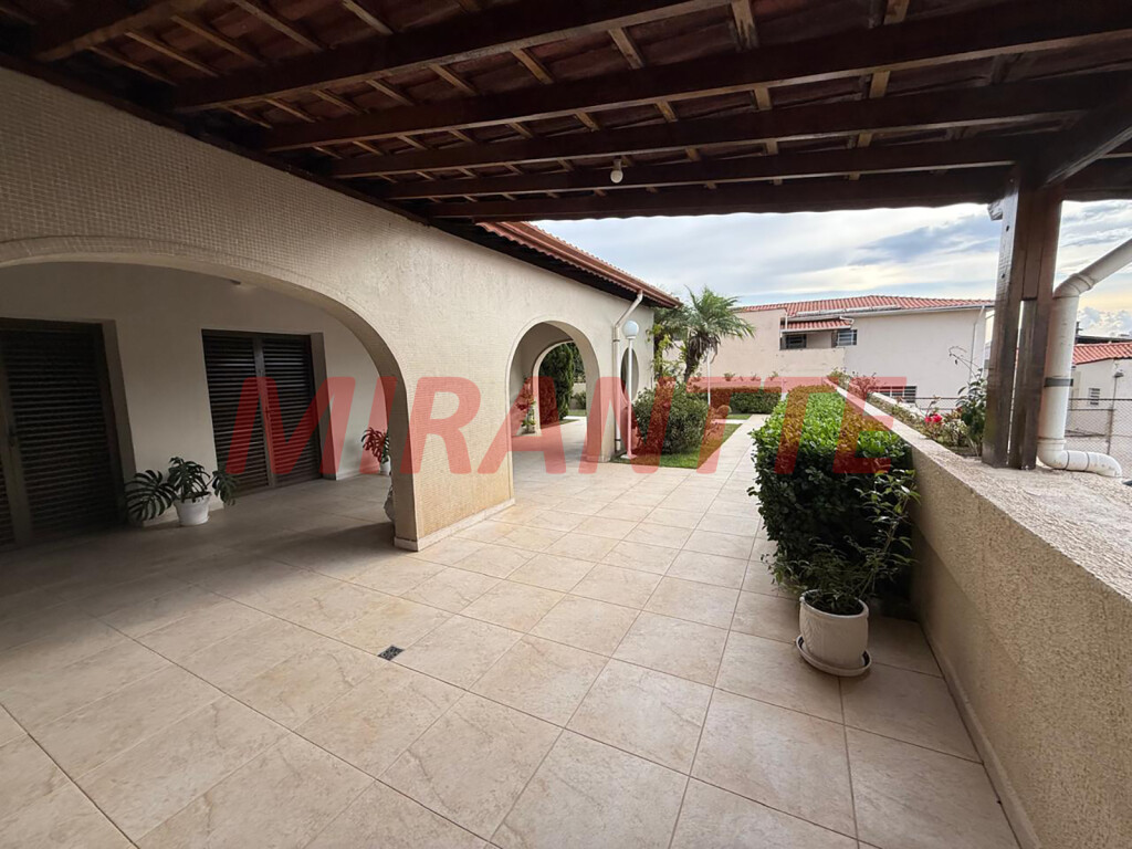 Apartamento de 150m² com 2 quartos em Água Fria