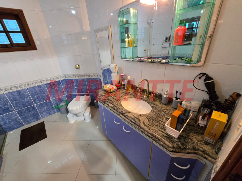 Cond. fechado de 459m² com 5 quartos em Vila Albertina