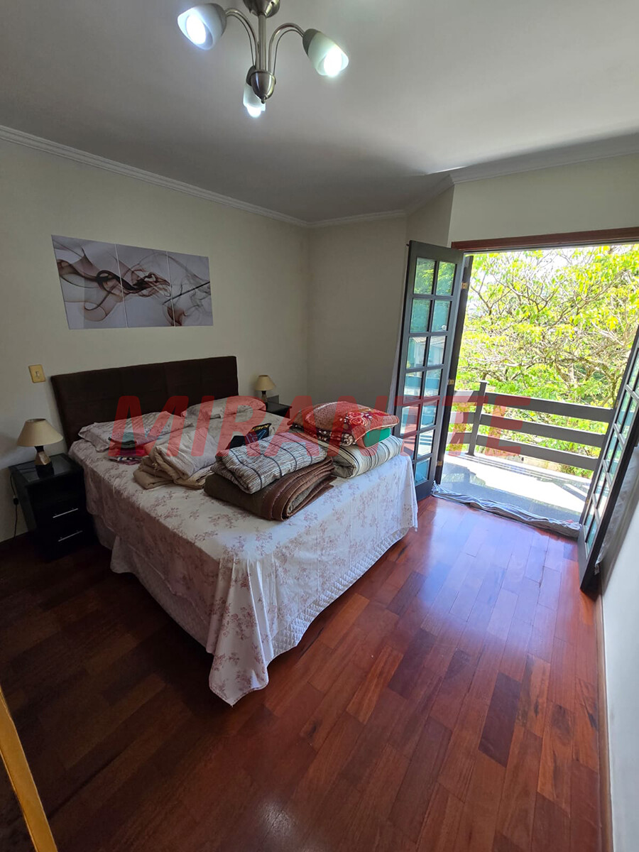Cond. fechado de 459m² com 5 quartos em Vila Albertina