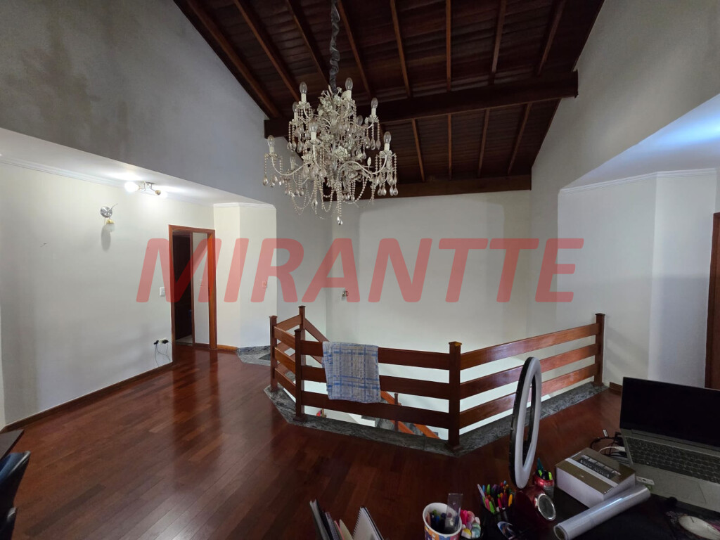 Cond. fechado de 459m² com 5 quartos em Vila Albertina