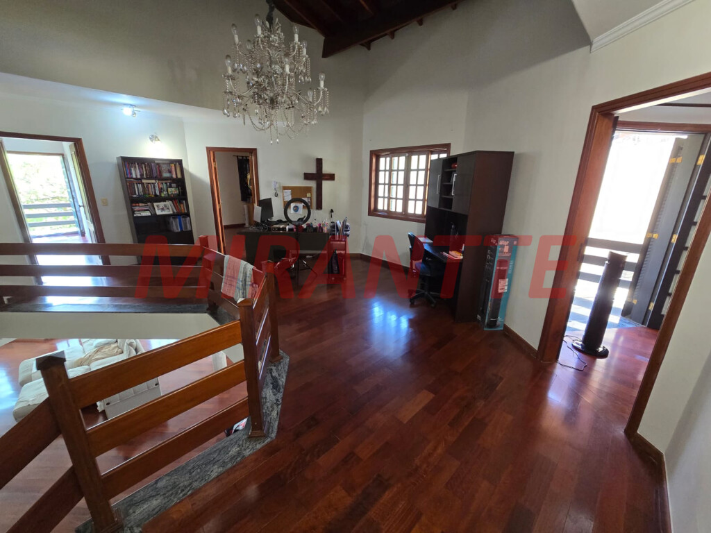 Cond. fechado de 459m² com 5 quartos em Vila Albertina