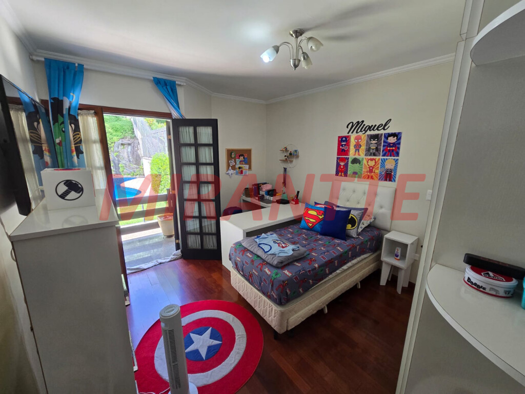 Cond. fechado de 459m² com 5 quartos em Vila Albertina