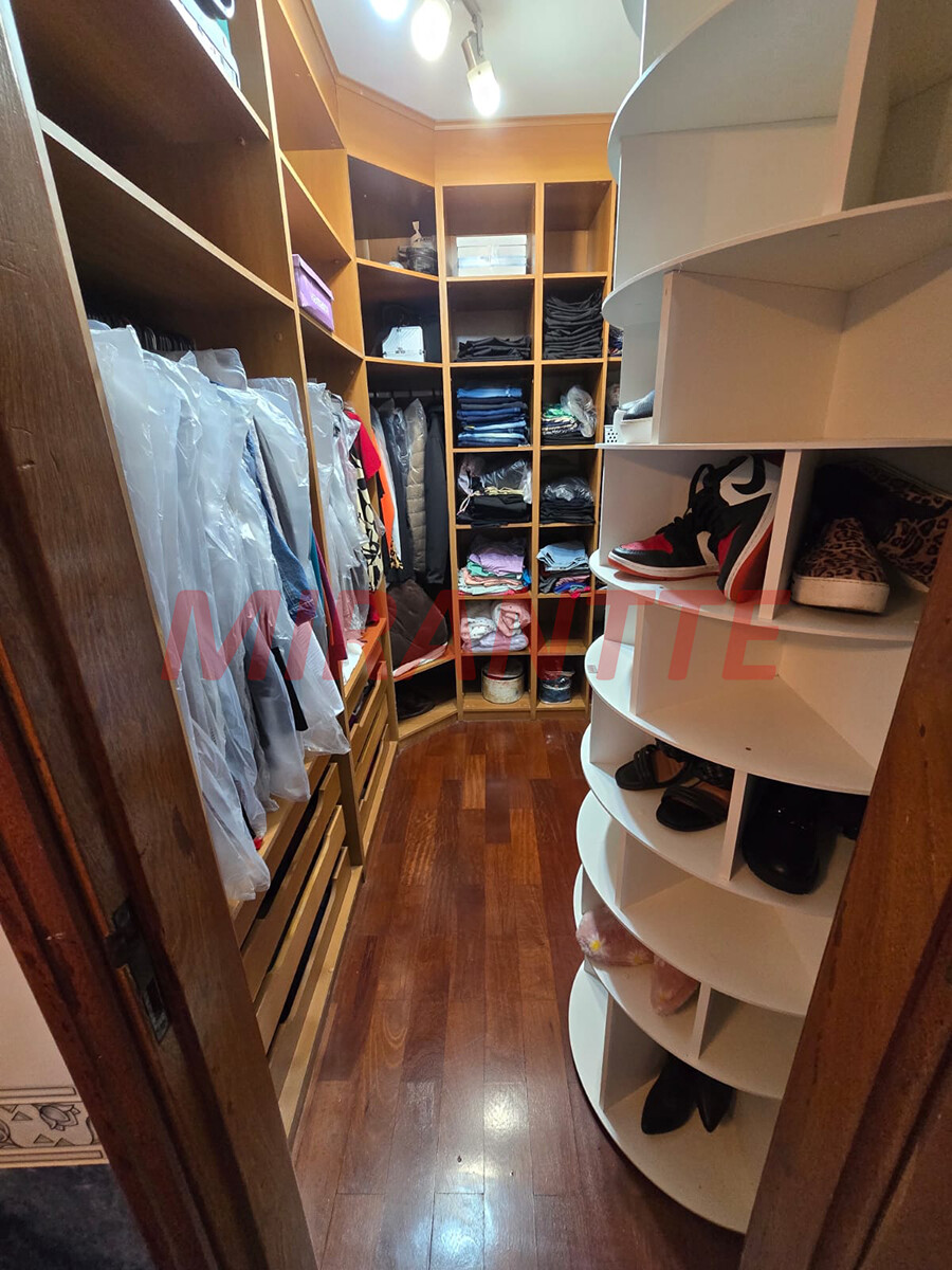 Cond. fechado de 459m² com 5 quartos em Vila Albertina