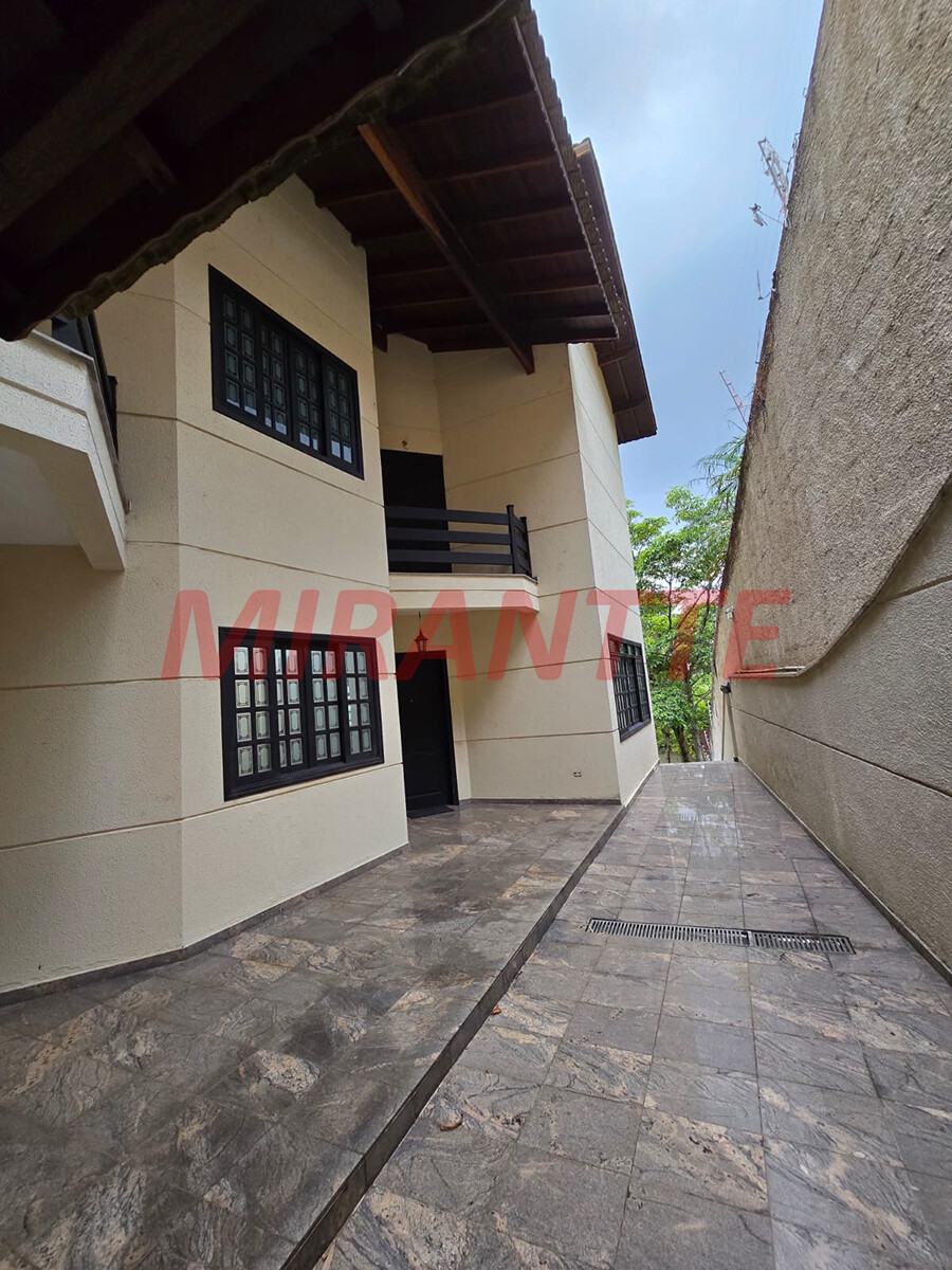 Cond. fechado de 459m² com 5 quartos em Vila Albertina