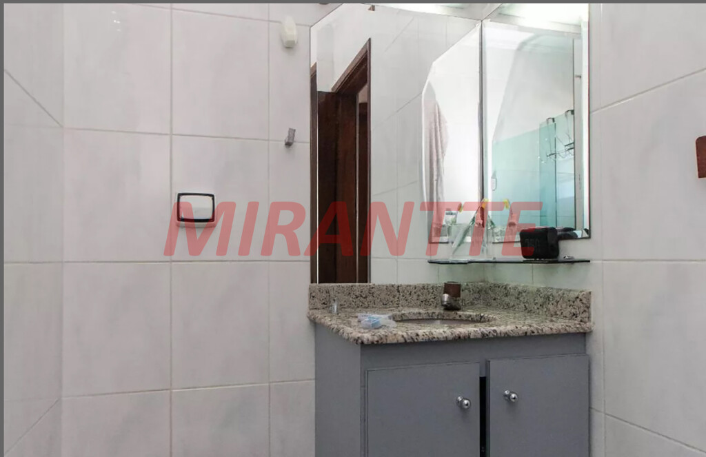 Sobrado de 195m² com 4 quartos em Parada Inglesa